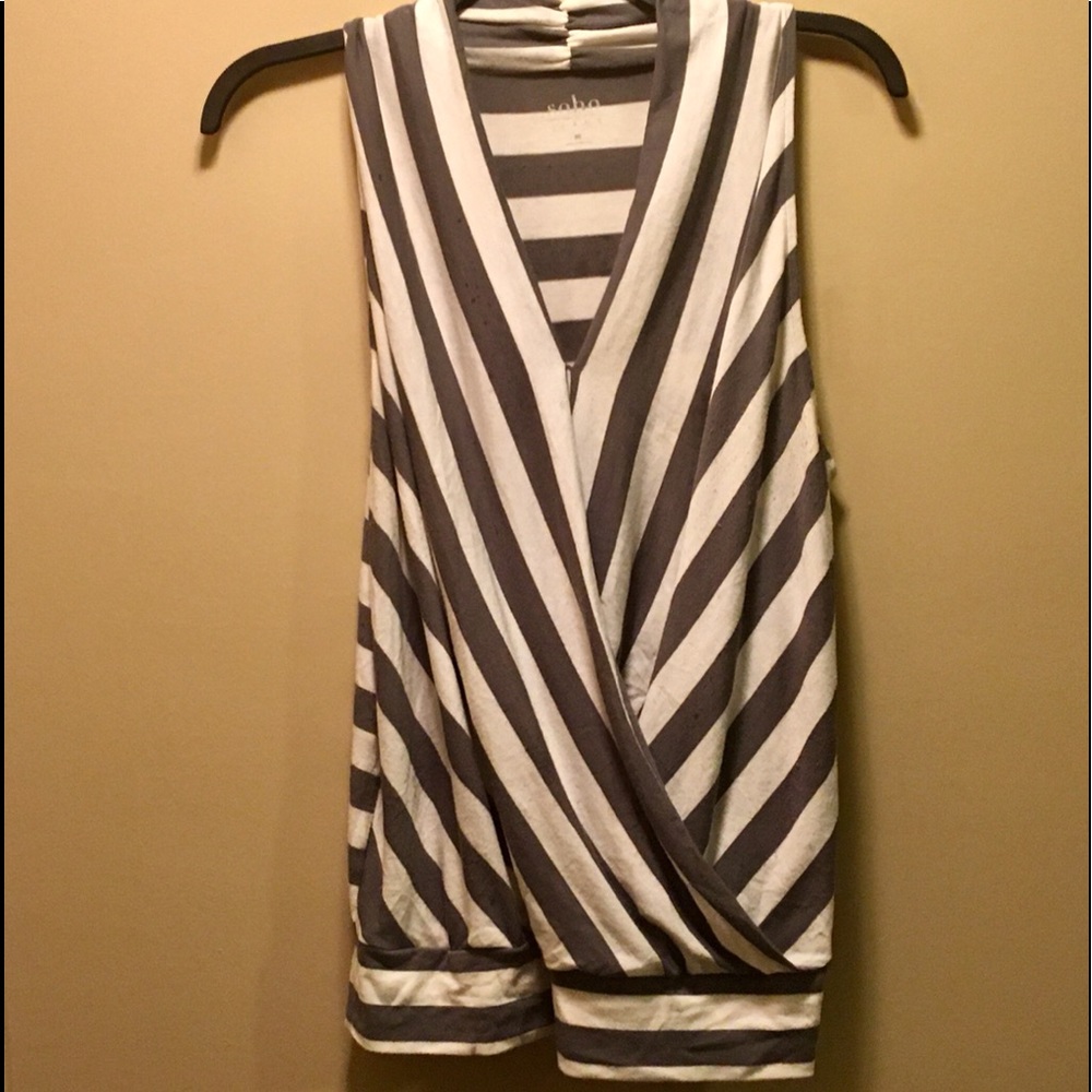 Sleeveless crisscross top XL
